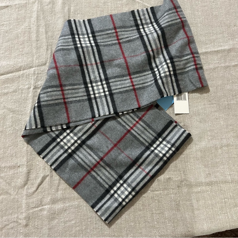 V FRAAS  infinity scarf NWT
